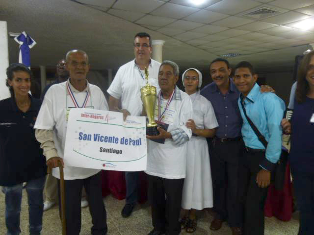 Con orgullo y satisfacción Ejecuivos de NTD Ingredientes con ganadores del 1er. lugar junto a la Hna. Nidia Beatriz, Yunio y Gabriel. Enhora buena!!!