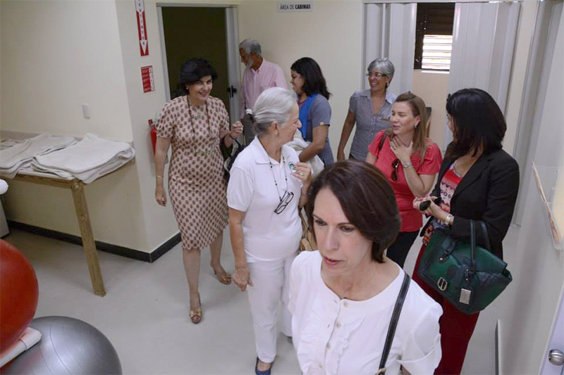 Ejecutivos de la Fundación visitan instalaciones del Centro de Terapia.